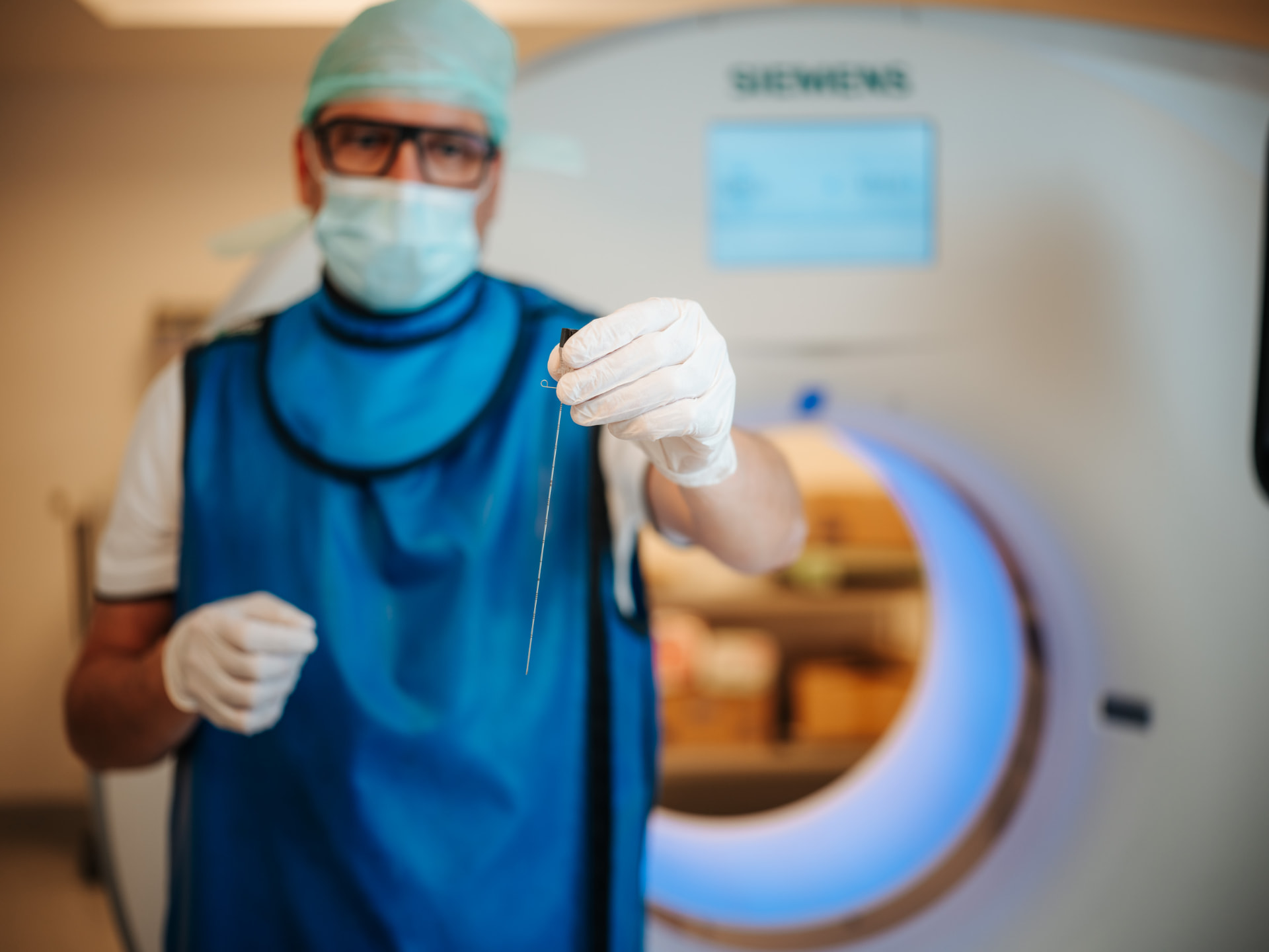 CT-gezielte Schmerztherapie – Punktionsnadel unter CT-Kontrolle