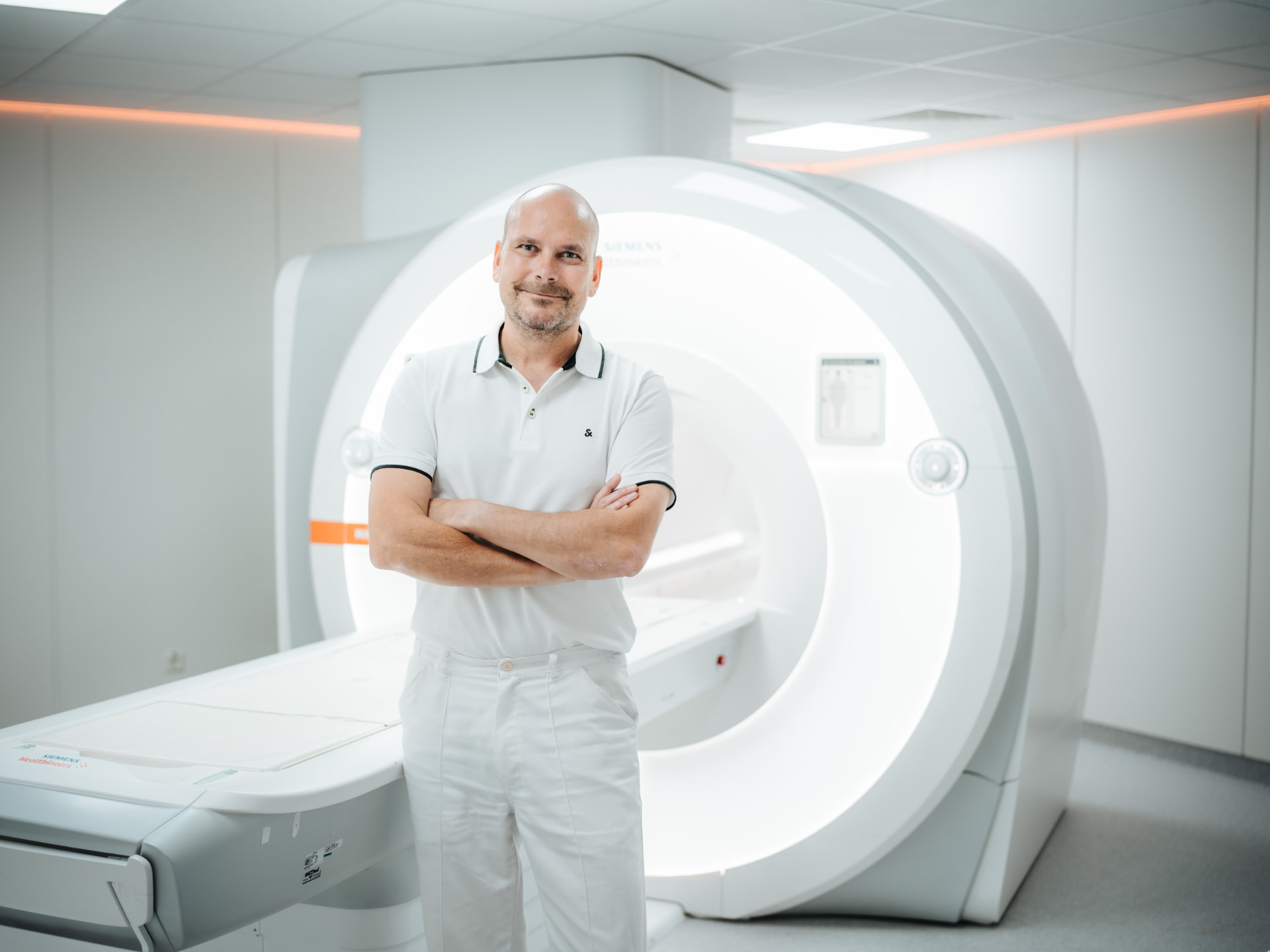 Prim. Dr. Lukas Oberzaucher am MAGNETOM Avanto Fit